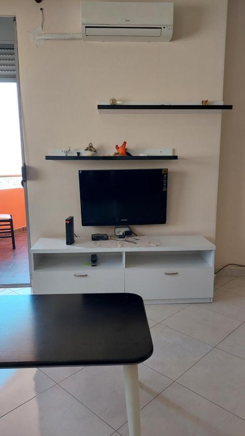 Sweetview 2-Bedroom Apartment With 3 Balcony Seaview Влёра Экстерьер фото
