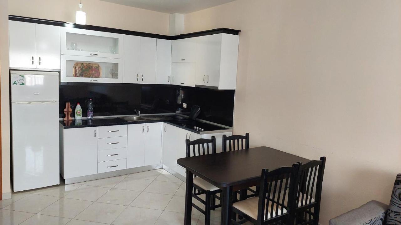 Sweetview 2-Bedroom Apartment With 3 Balcony Seaview Влёра Экстерьер фото